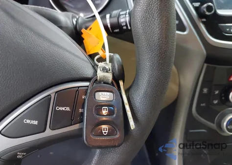 2015 Hyundai Elantra Se z USA, uszkodzony, nr VIN 5NPDH4AE7FH592617